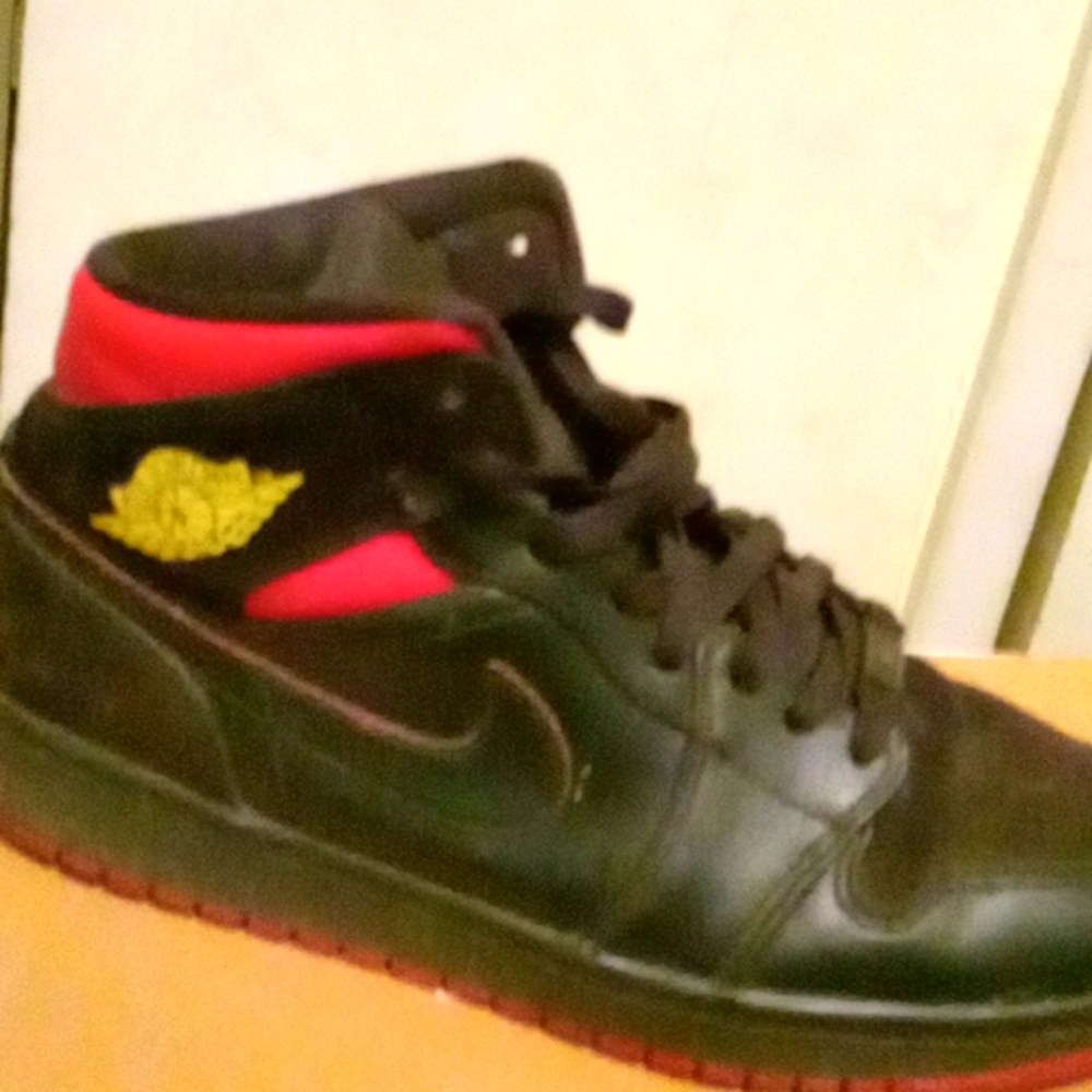 Jordan 1 Mid Last Shot Sneakers